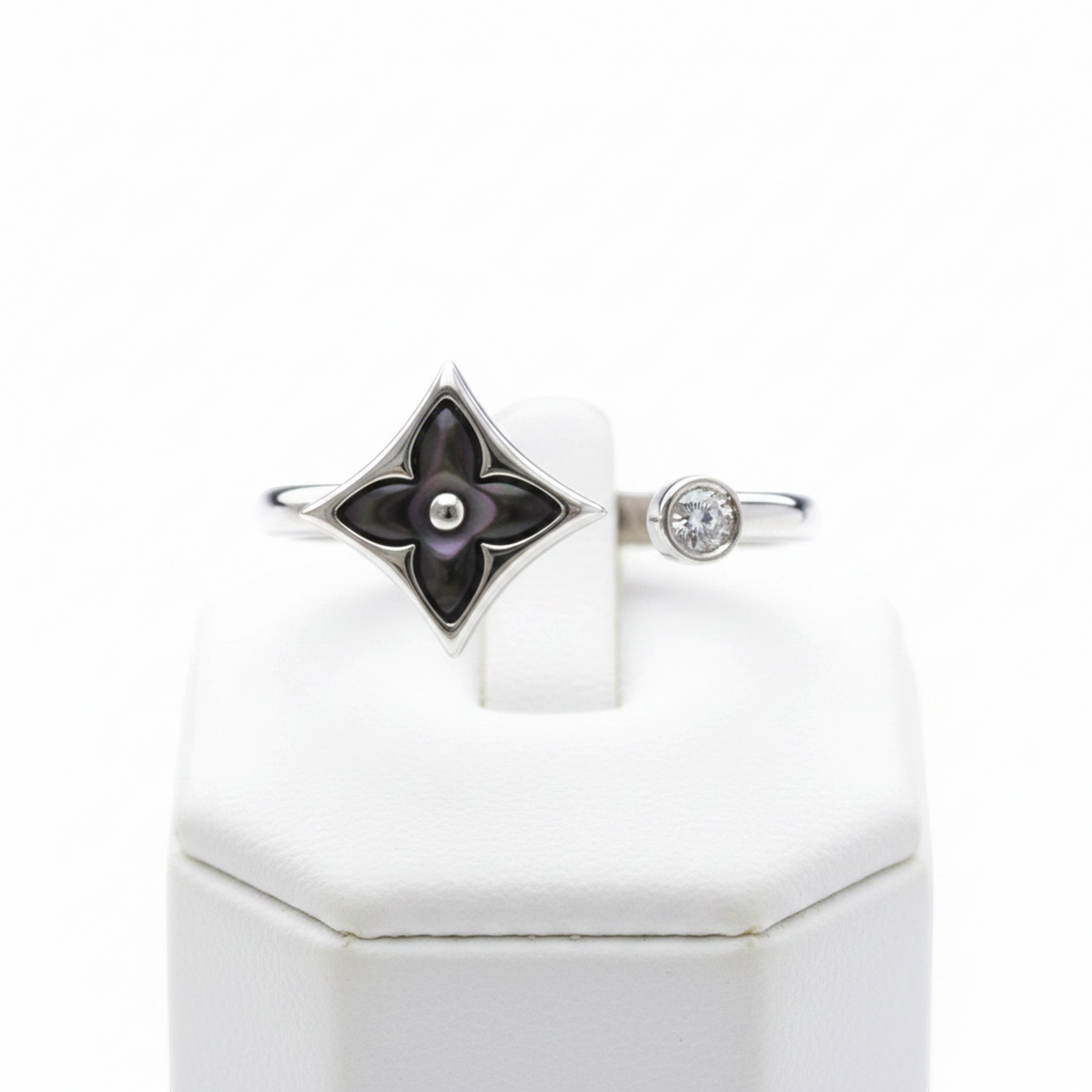 Louis Vuitton Star Blossom · 18K White Gold