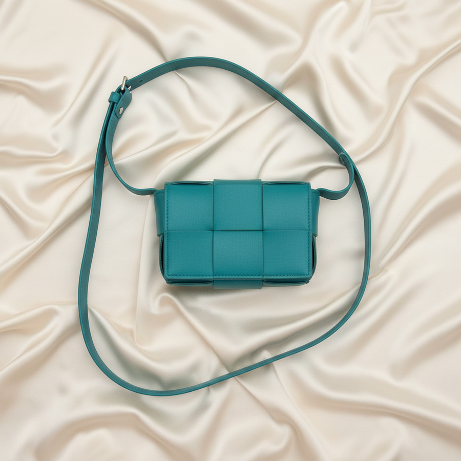 Bottega Veneta Intrecciato Cassette · Lamb
