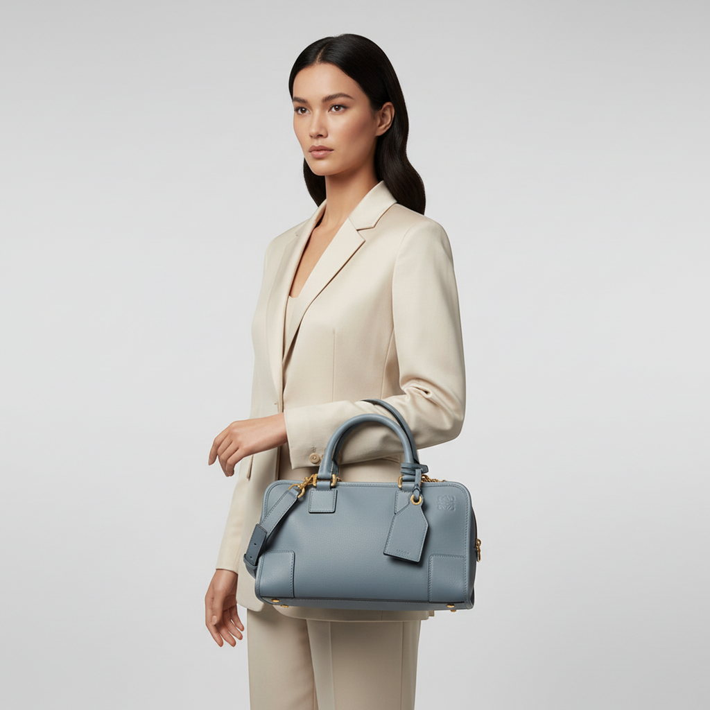 Loewe Amazona · Leather Shoulder Bag