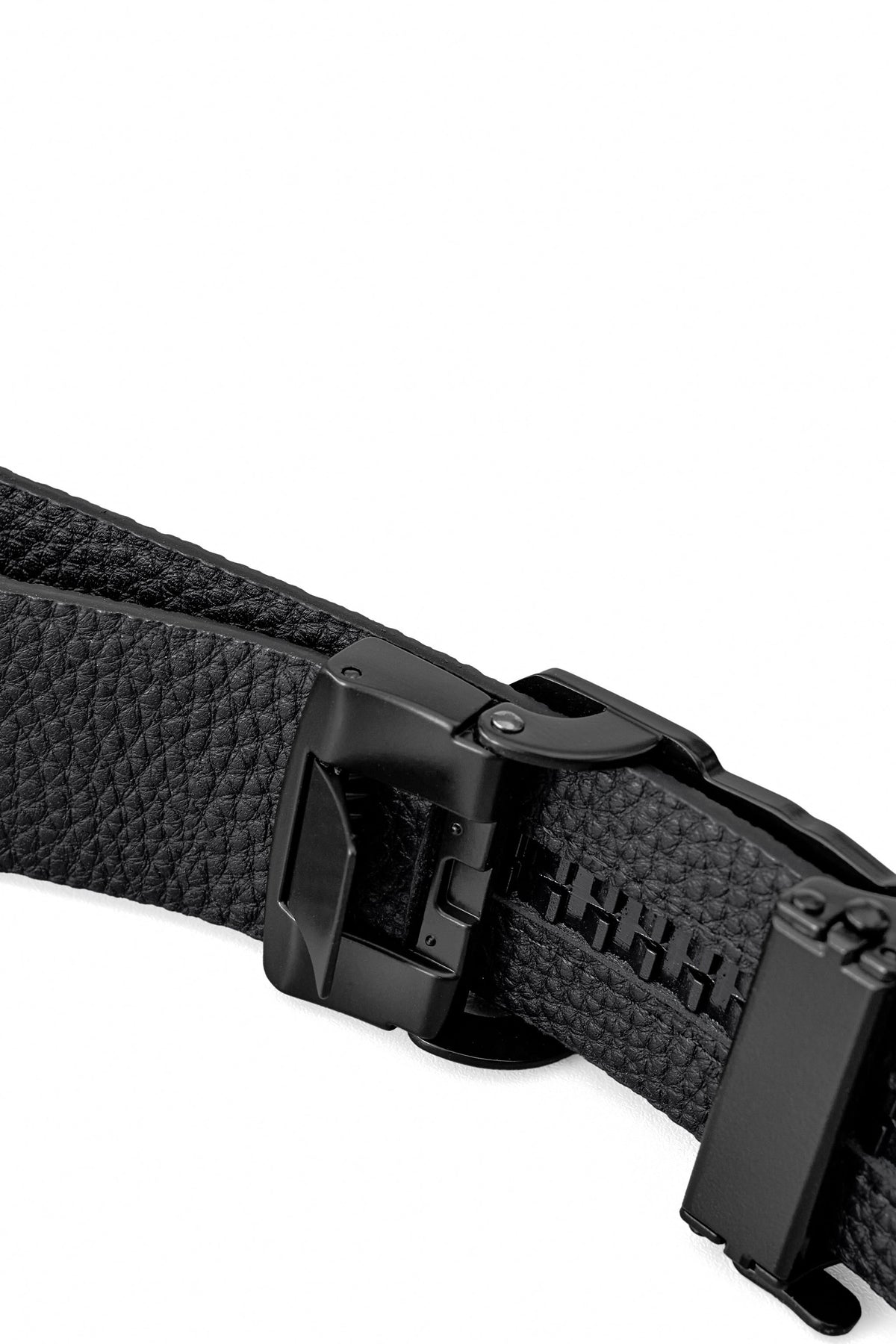 Pebbled Leather Lion Auto BKL Belt – Blackout Ed. BLACK/BLACK