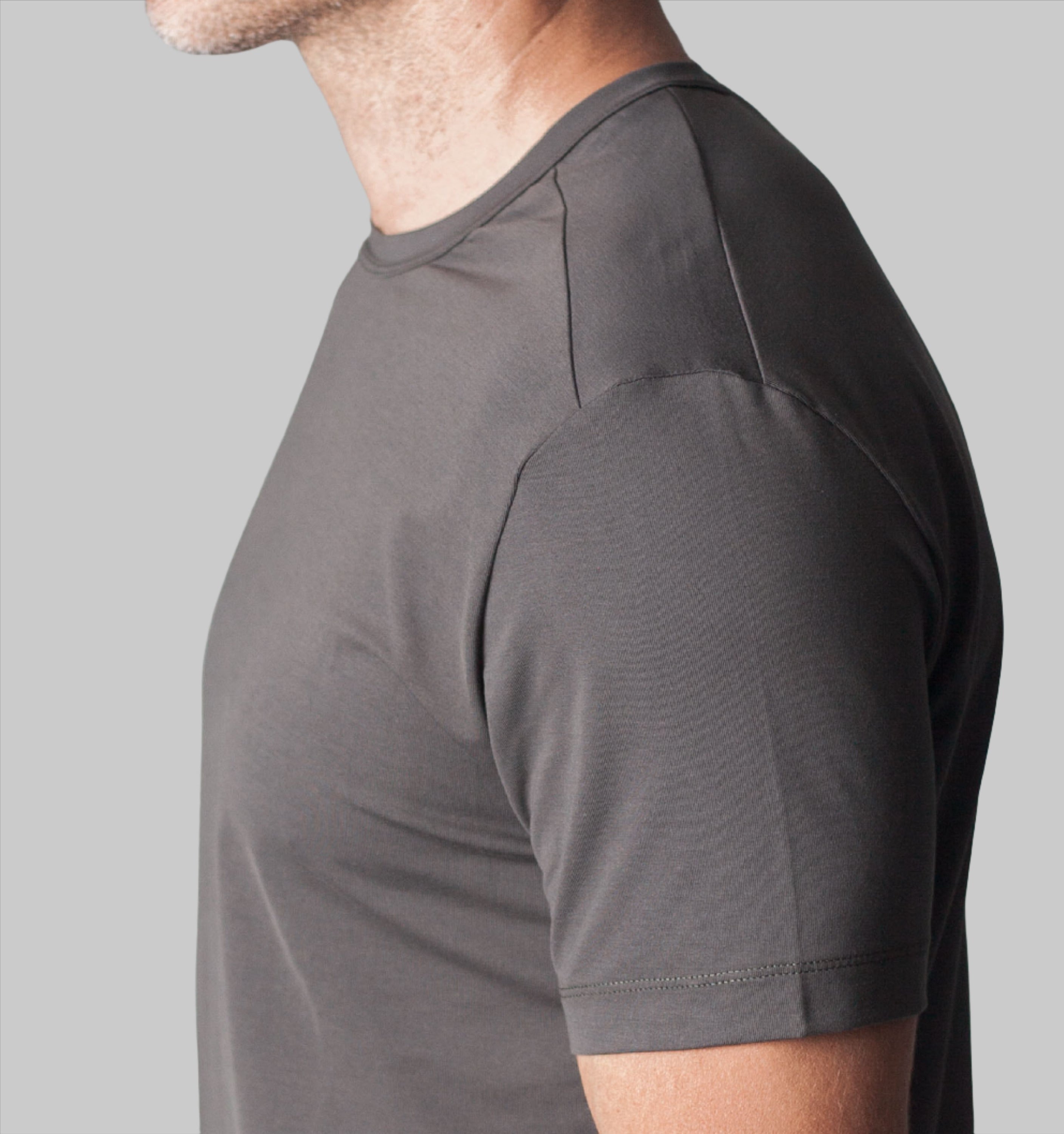 Buki Cinqo Tech Tee - Raven