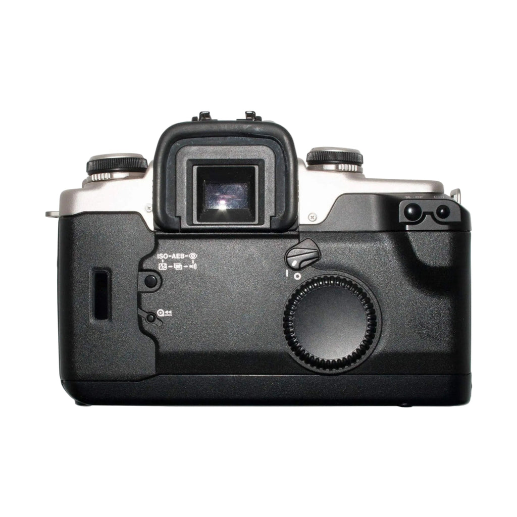 Canon EOS Elan IIE 35mm Film Camera w/ Kit Lens