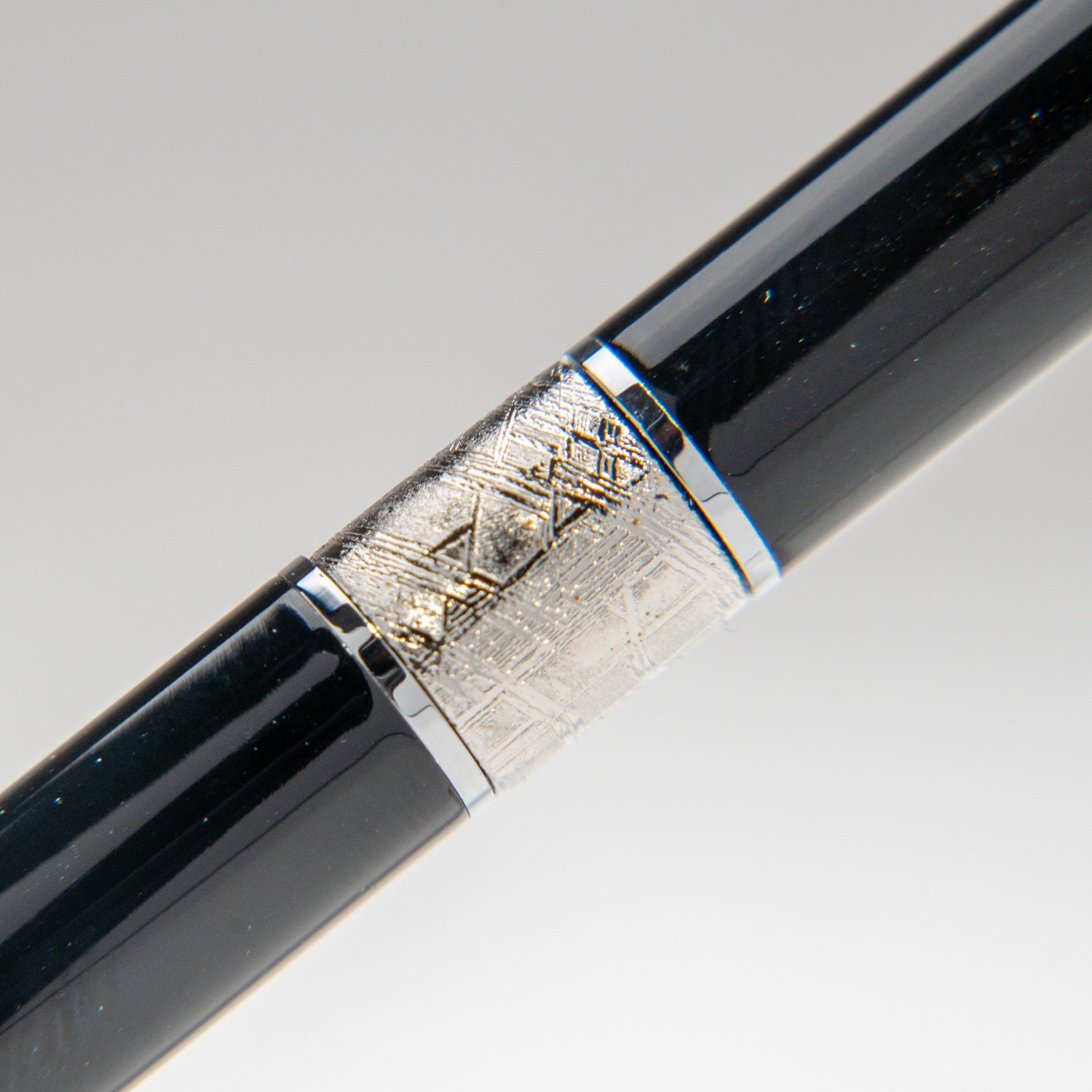 Genuine Muonionalusta Meteorite Pen