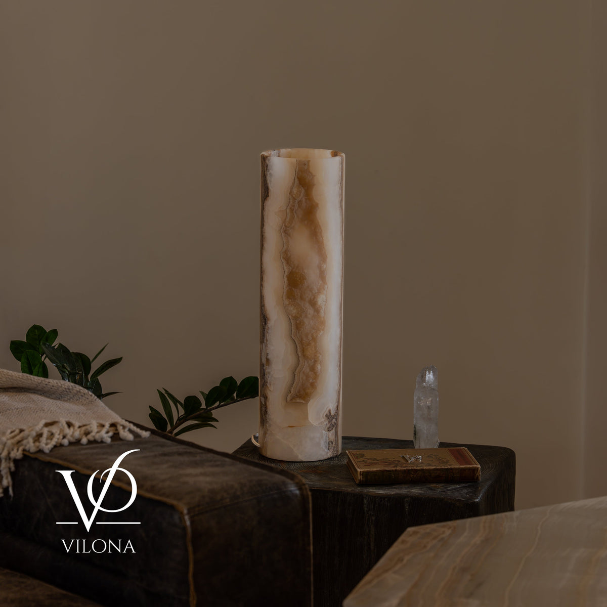 White Ice Onyx Cylinder Table Lamp – 20″ Tall × 5.5″ Diameter