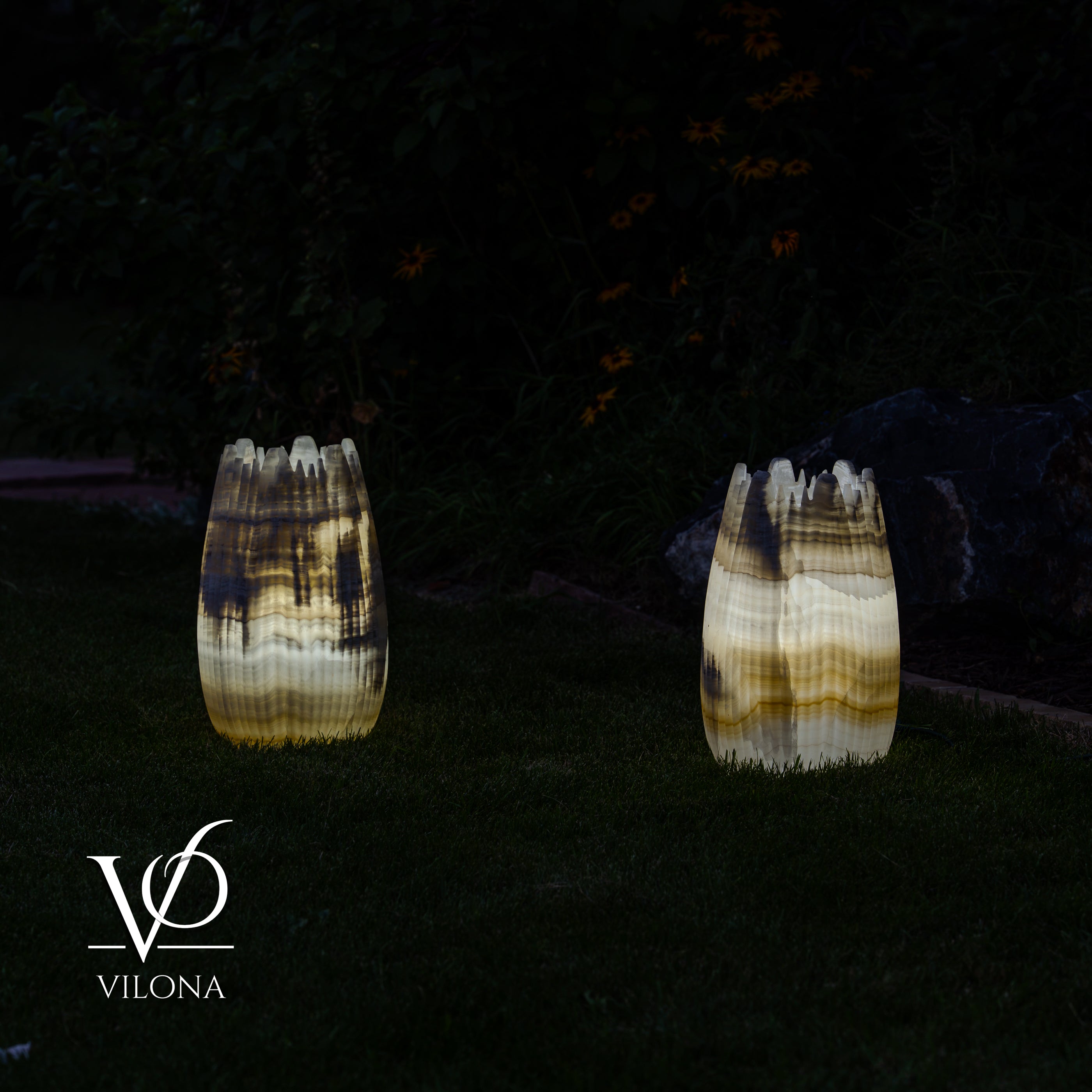 White Ice Onyx Crown Lamps - Sculptural Natural Stone Pair