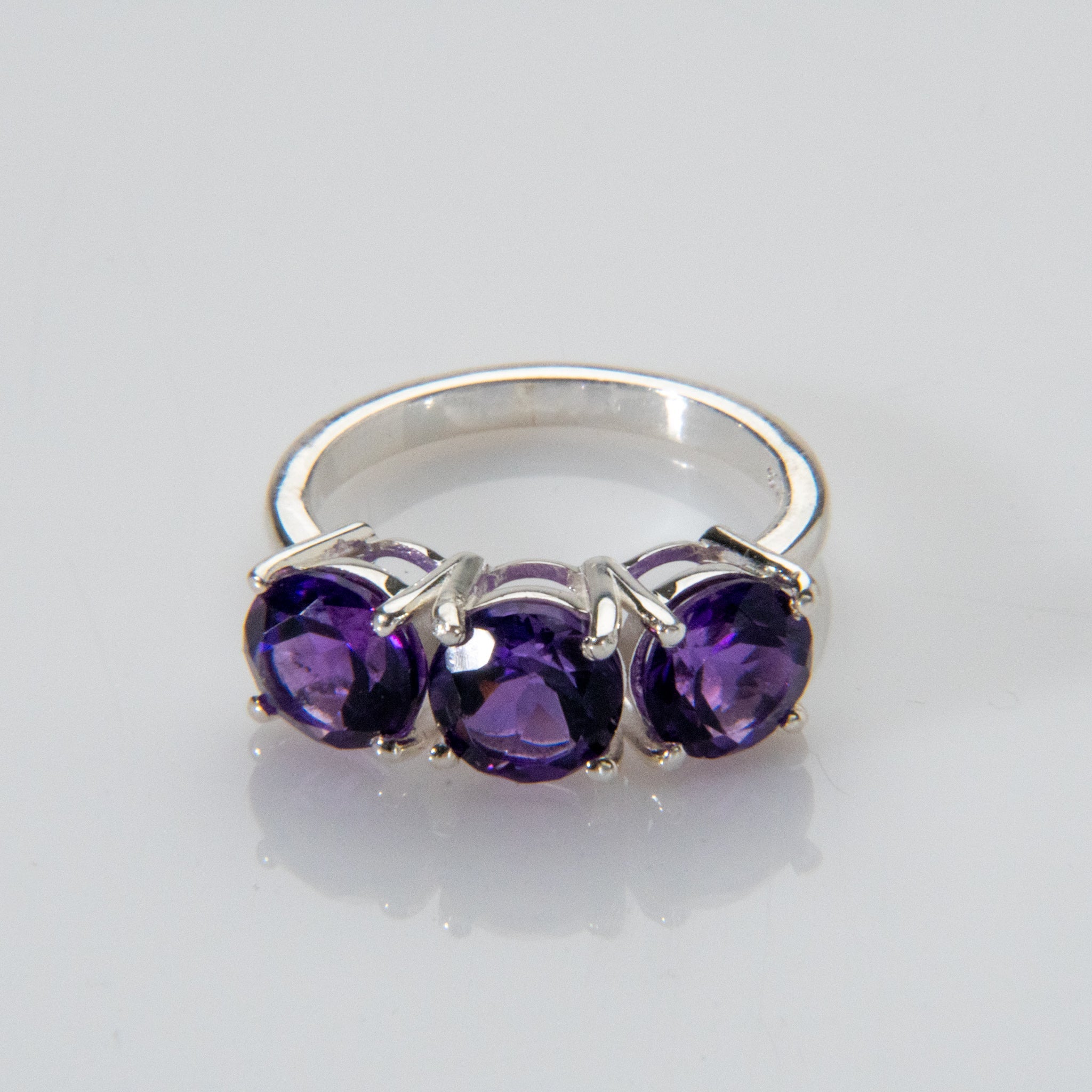 Amethyst Gemstone Sterling Silver Ring (Size 6 3/4)
