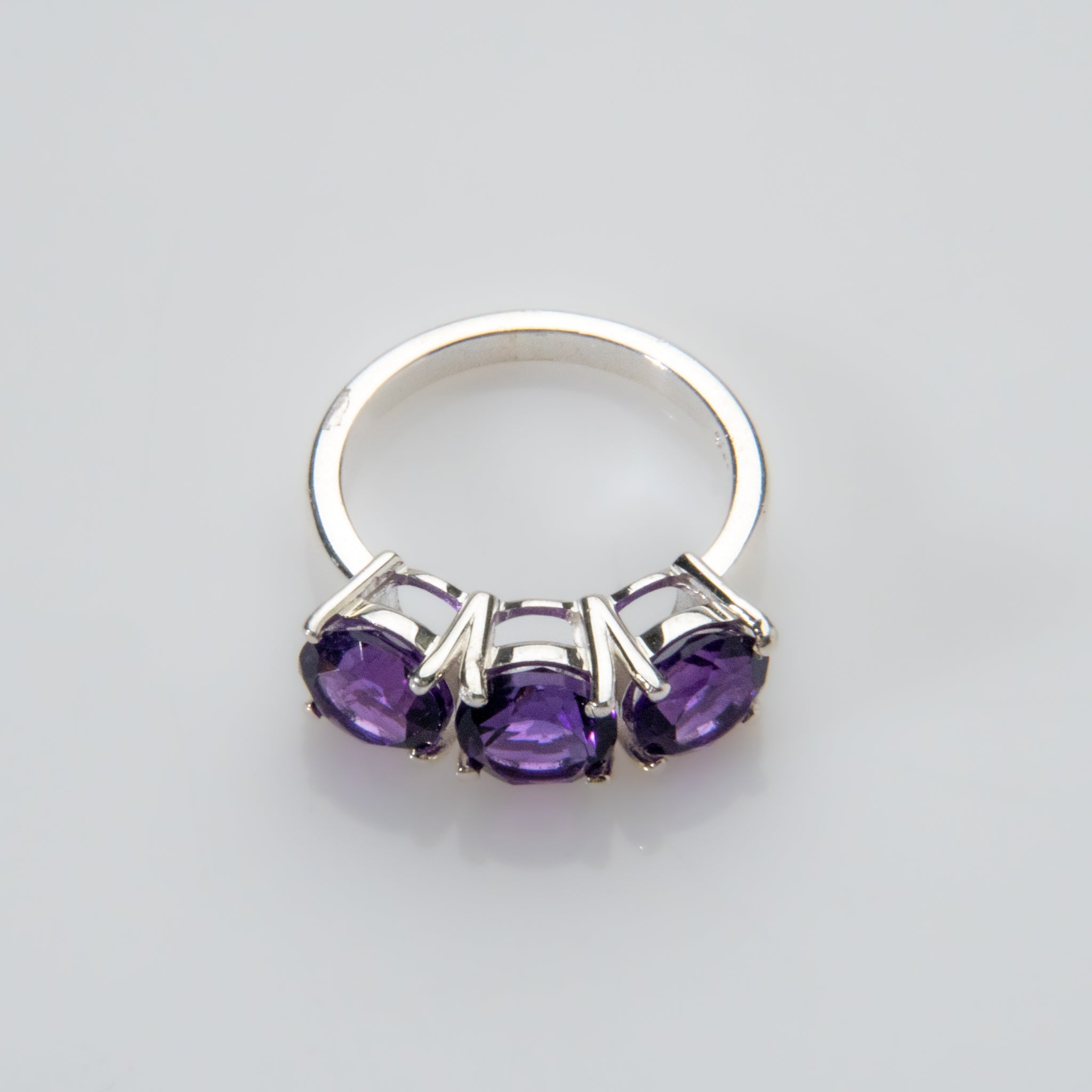 Amethyst Gemstone Sterling Silver Ring (Size 6 3/4)