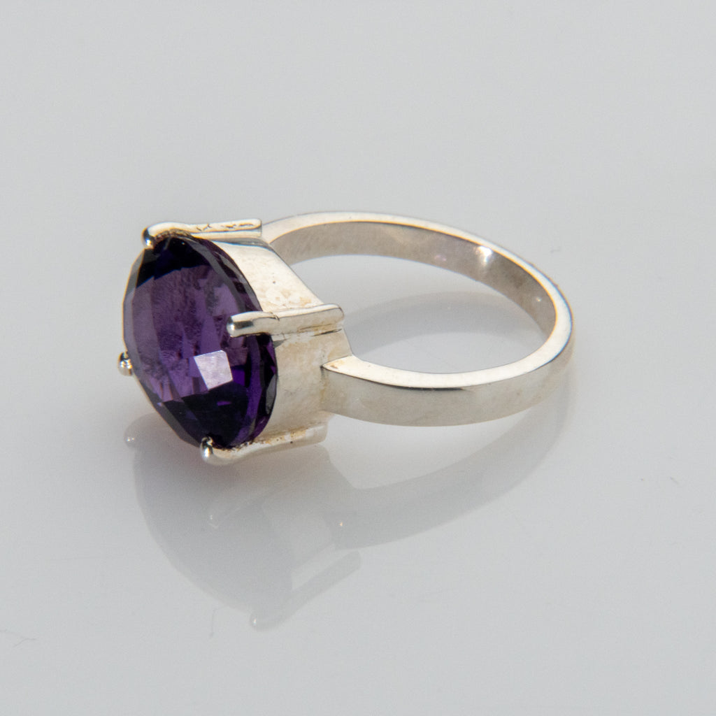 Amethyst Gemstone Sterling Silver Ring (Size 6)
