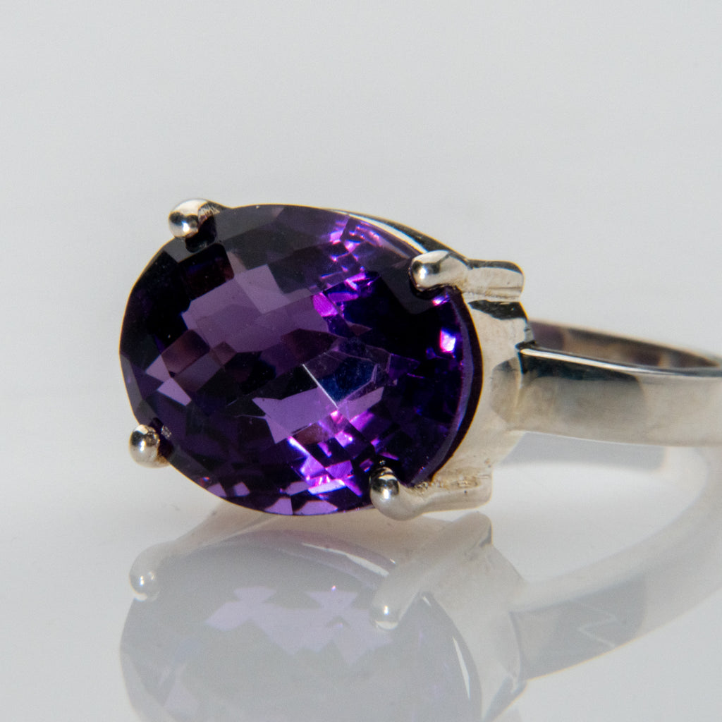 Amethyst Gemstone Sterling Silver Ring (Size 6)