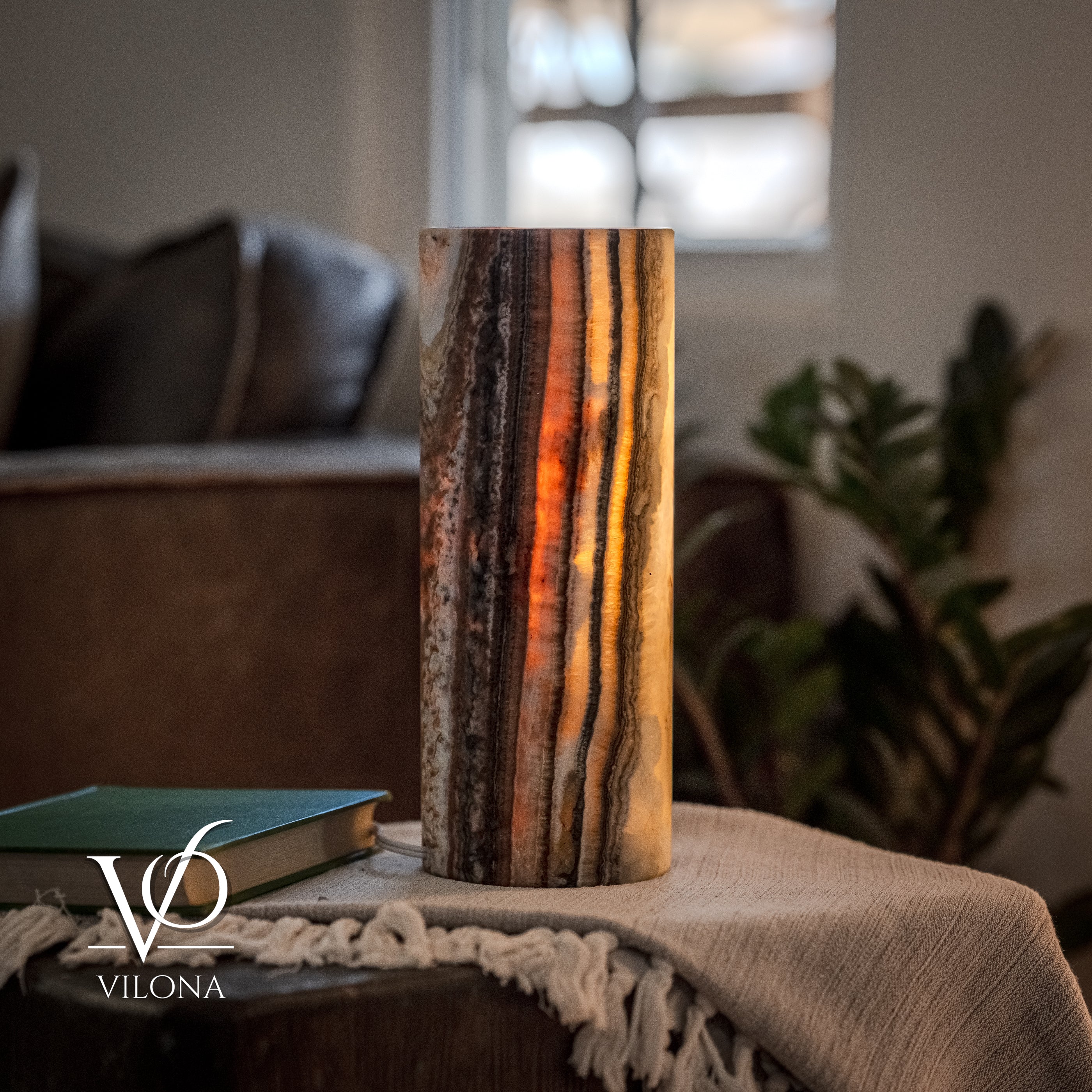 Sahara Onyx - 12" Tall, x 4.5" Diameter (Small Table Lamp #1)