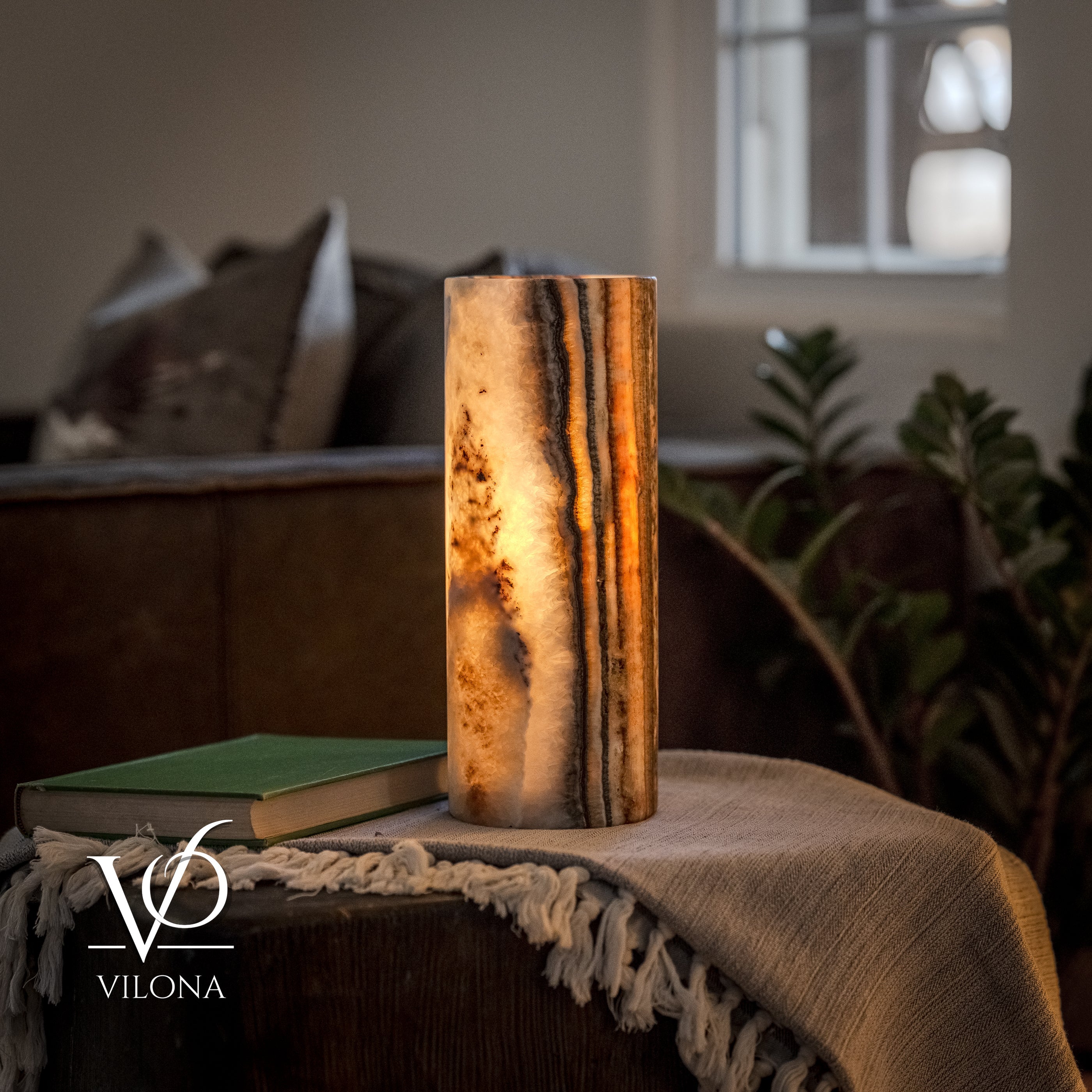 Sahara Onyx - 12" Tall, x 4.5" Diameter (Small Table Lamp #1)