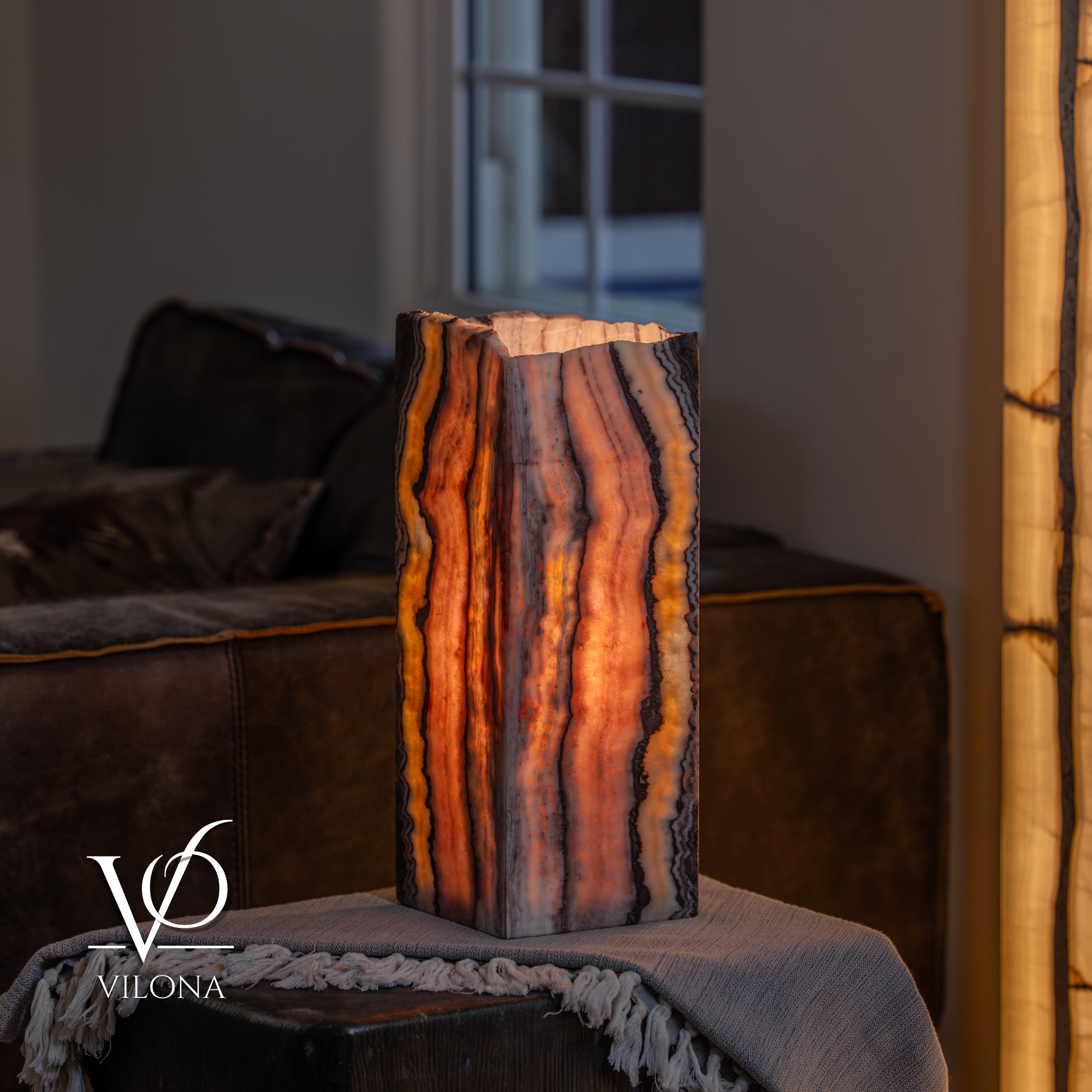 Rosa Onyx Live Edge Table Lamp – 16" Tall × 6" Square #2