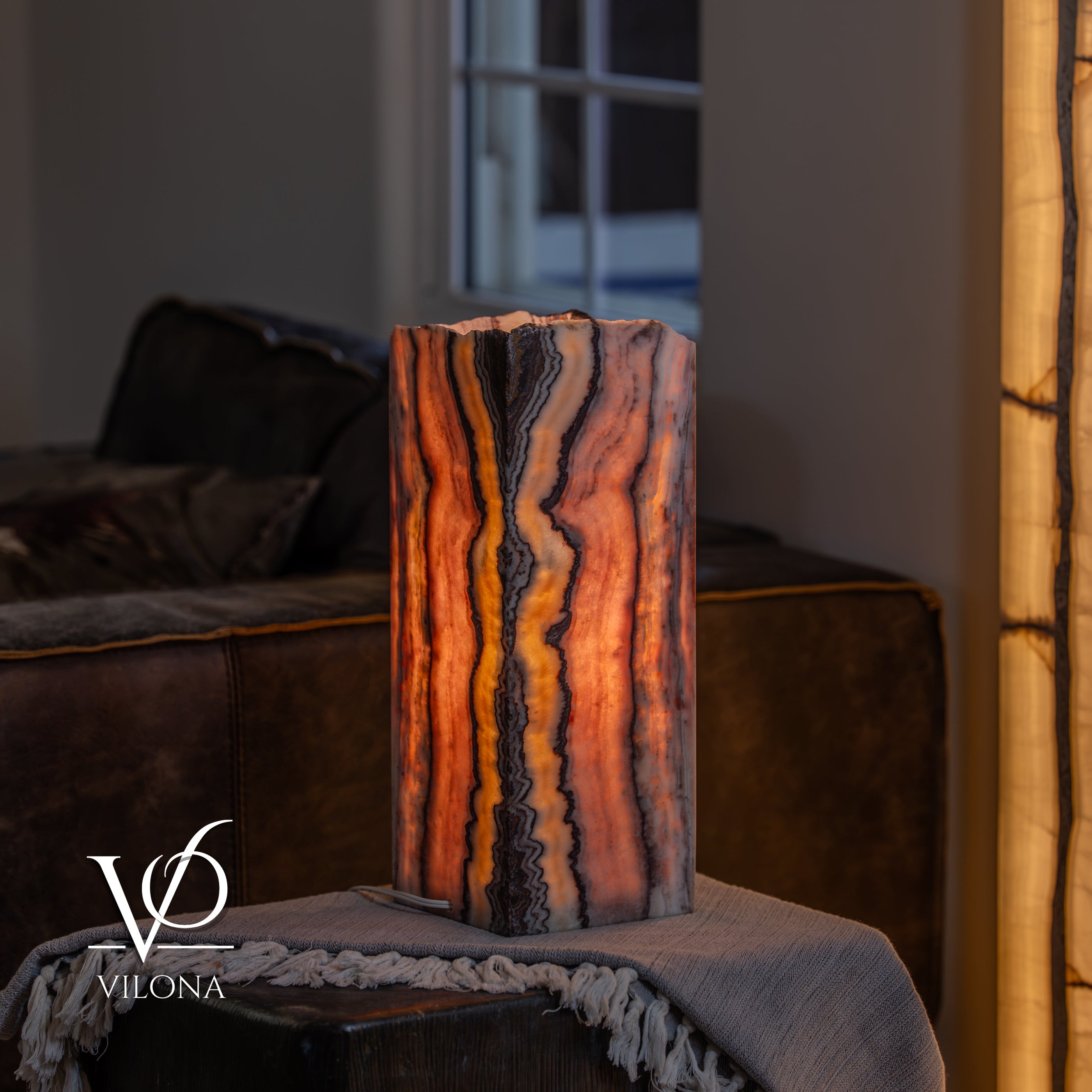 Rosa Onyx Live Edge Table Lamp – 16" Tall × 6" Square #2