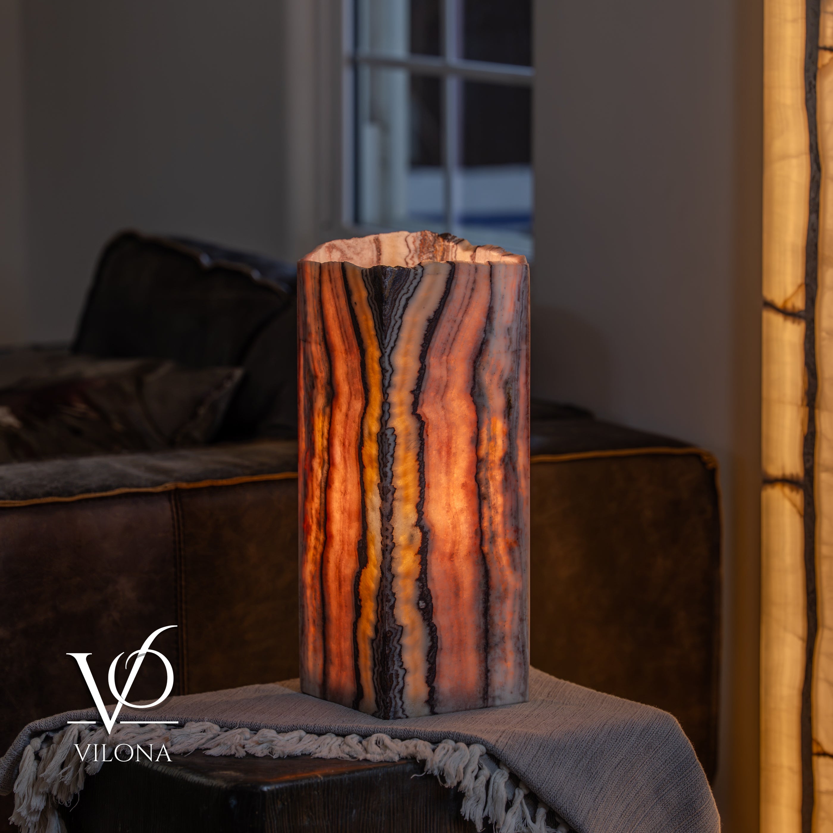 Rosa Onyx Live Edge Table Lamp – 16" Tall × 6" Square #2