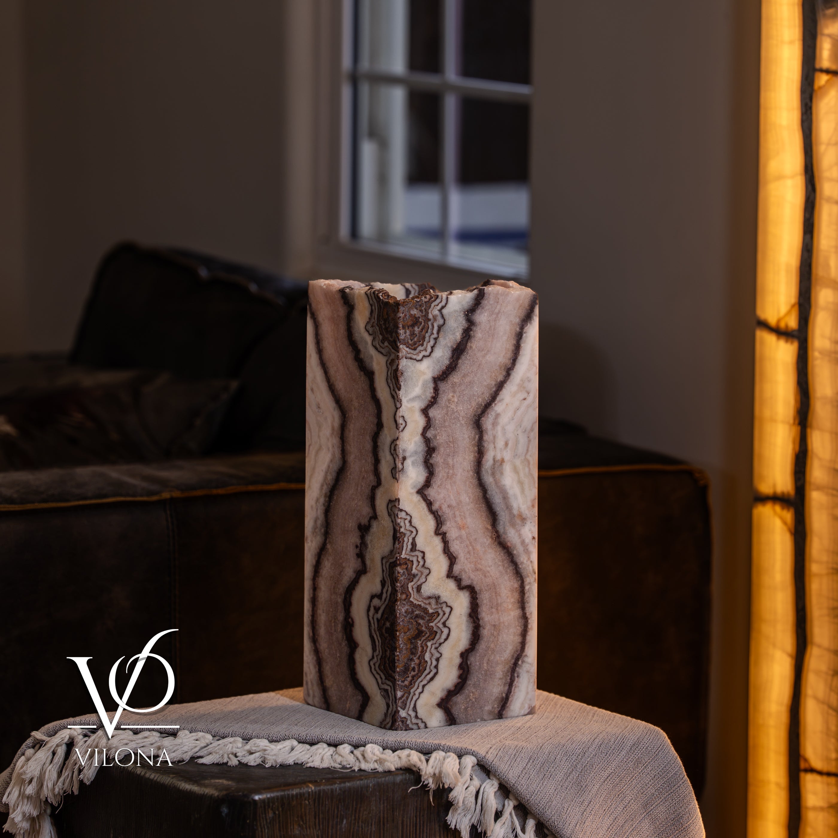 Rosa Onyx Live Edge Table Lamp – 16" Tall × 6" Square #3