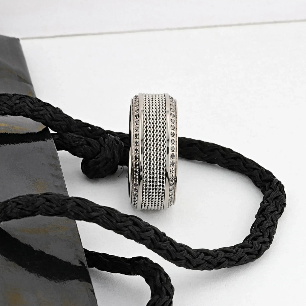 GAUNTLET Steel Chain Titanium Wedding Ring Polished Beveled Edges Set with Round Black Diamonds - 10mm