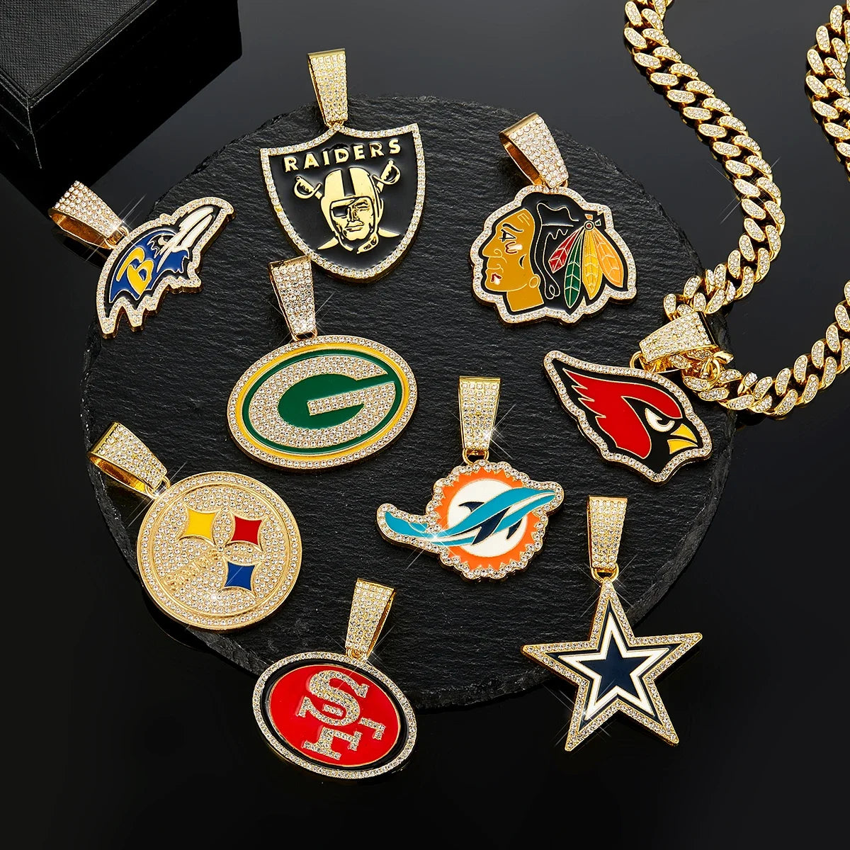 Sports LOGO Pendant Necklace with Iced Out Cuban Chains for Football Fans
