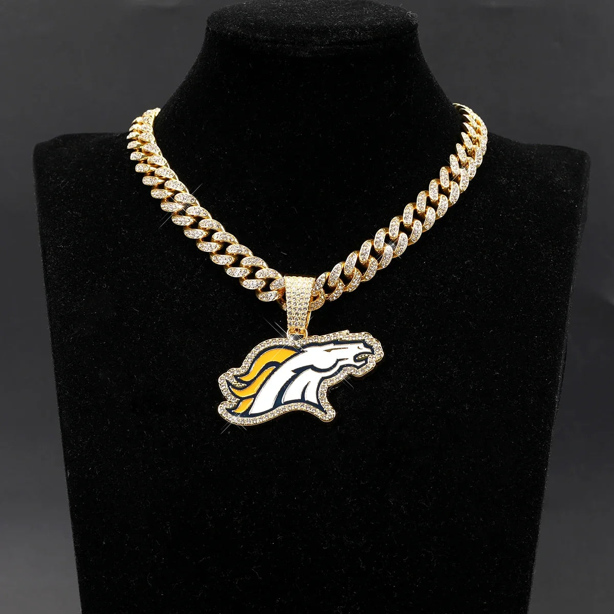 Sports LOGO Pendant Necklace with Iced Out Cuban Chains for Football Fans