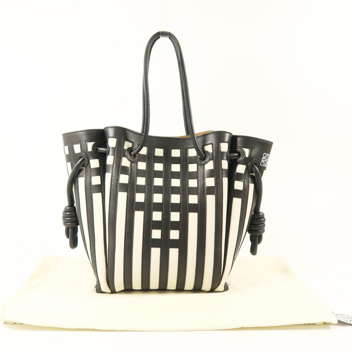 Loewe Flamenco Knot · Calfskin