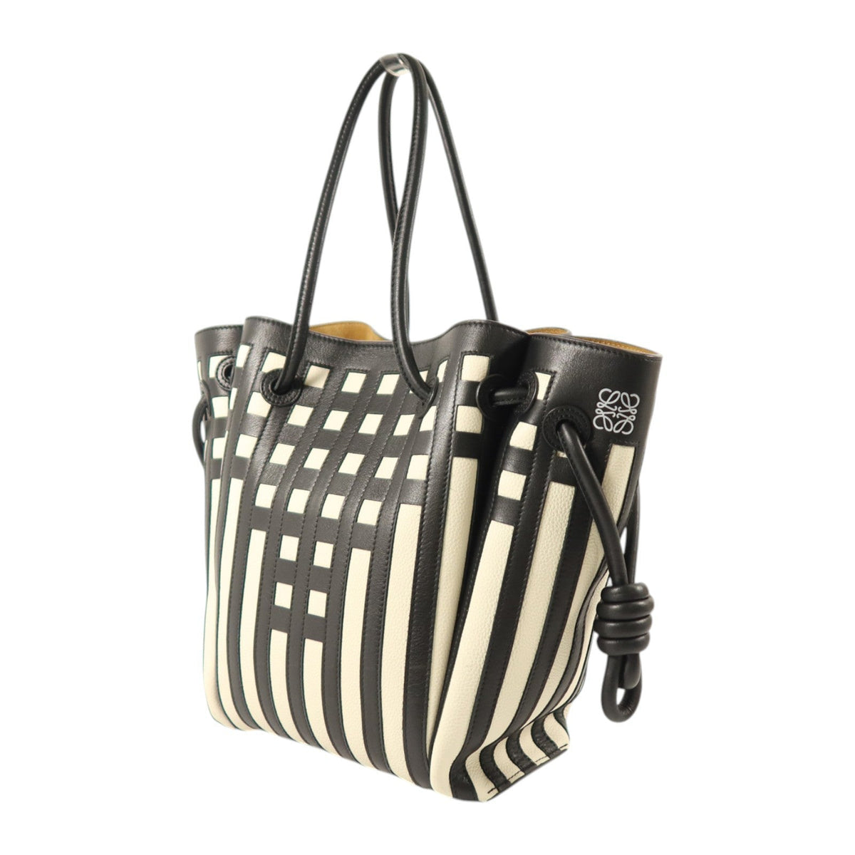 Loewe Flamenco Knot · Calfskin
