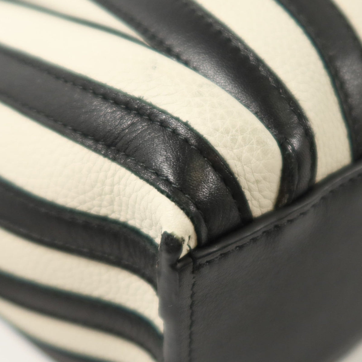 Loewe Flamenco Knot · Calfskin