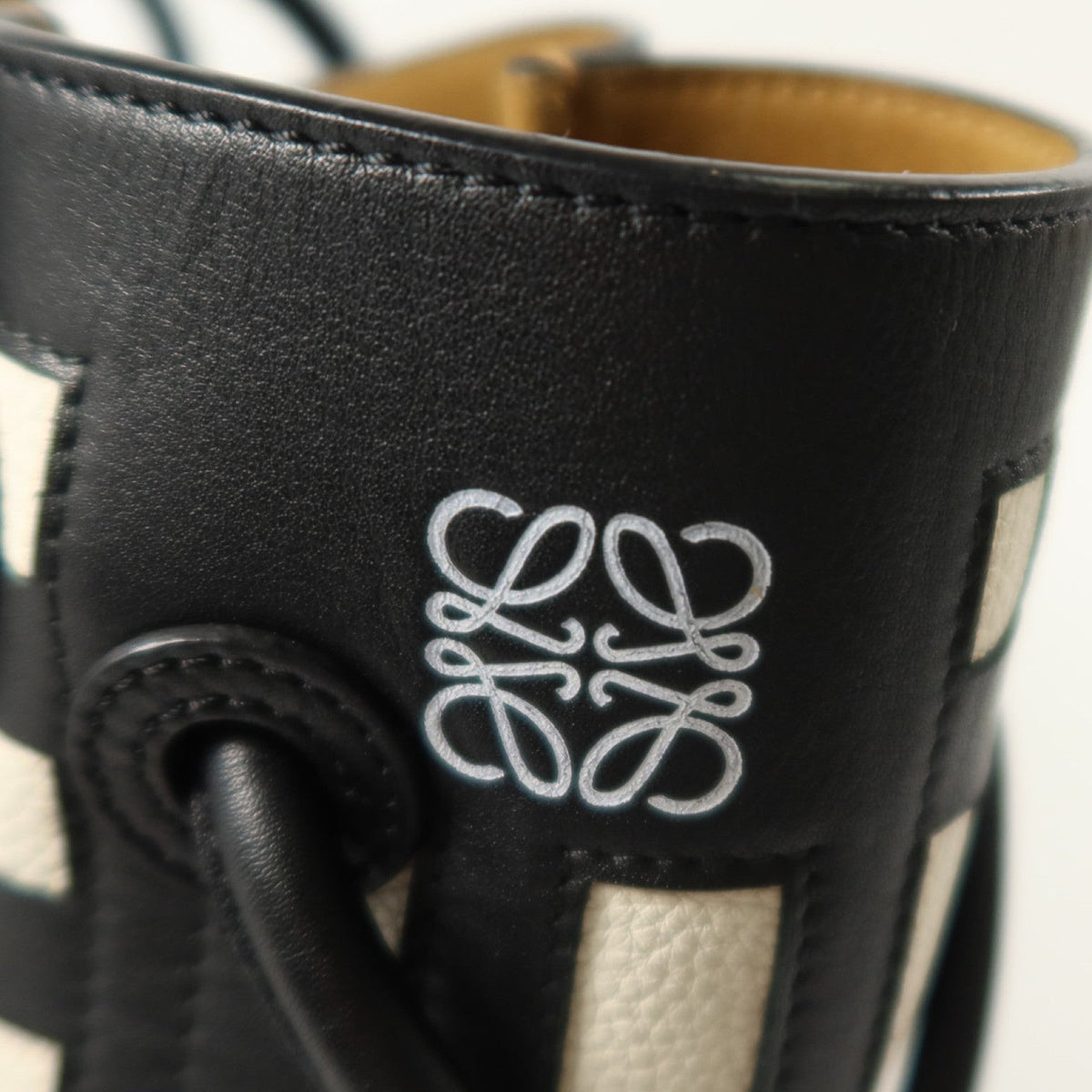 Loewe Flamenco Knot · Calfskin