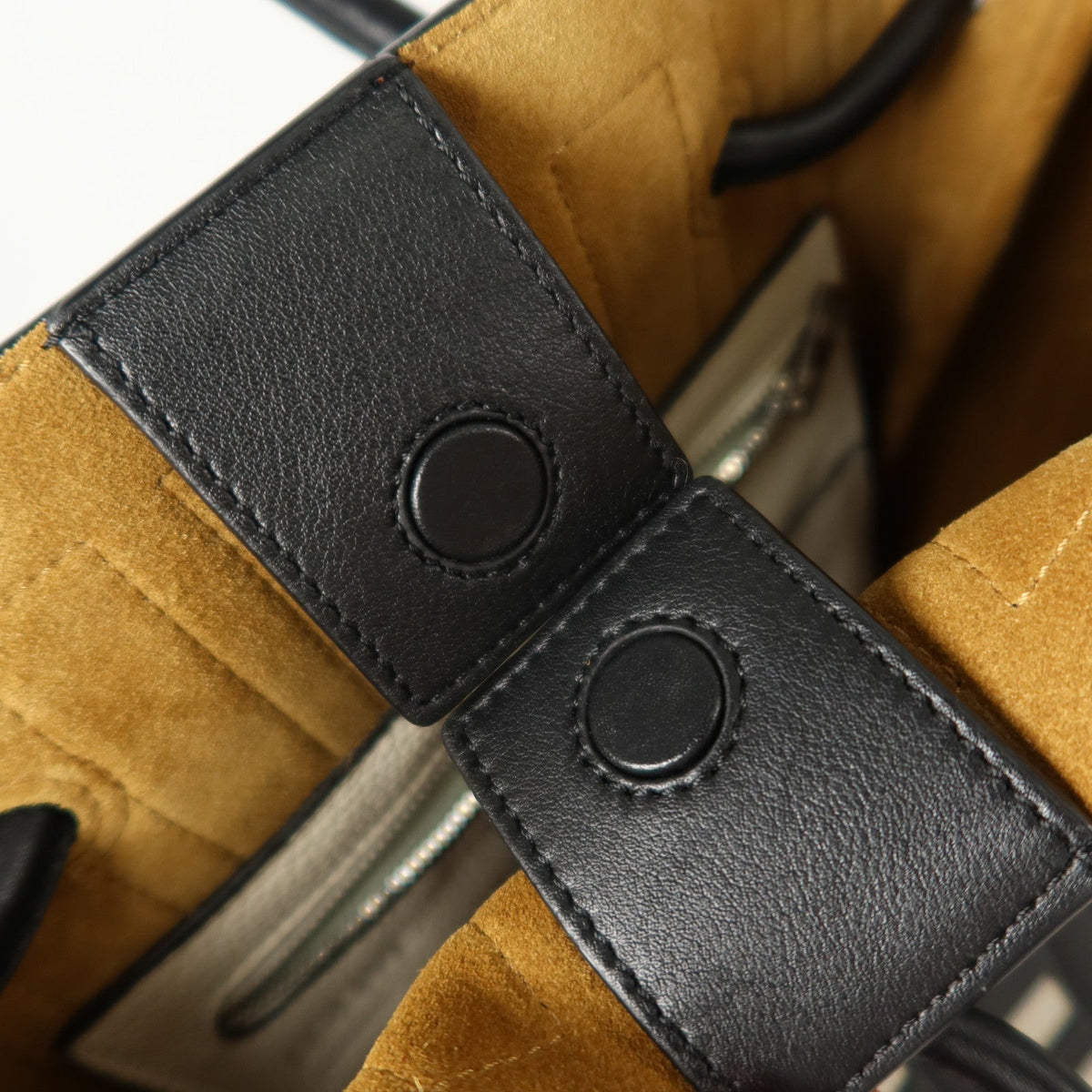 Loewe Flamenco Knot · Calfskin