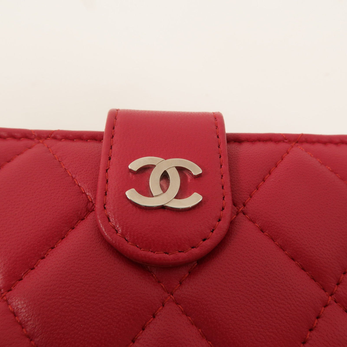 Chanel Classic · Lambskin Wallet