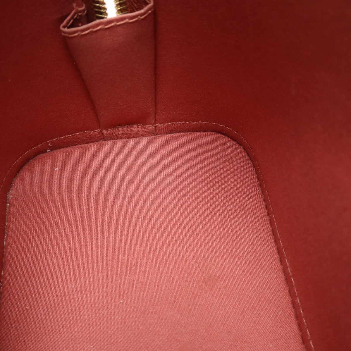 Louis Vuitton Alma BB · Monogram Vernis