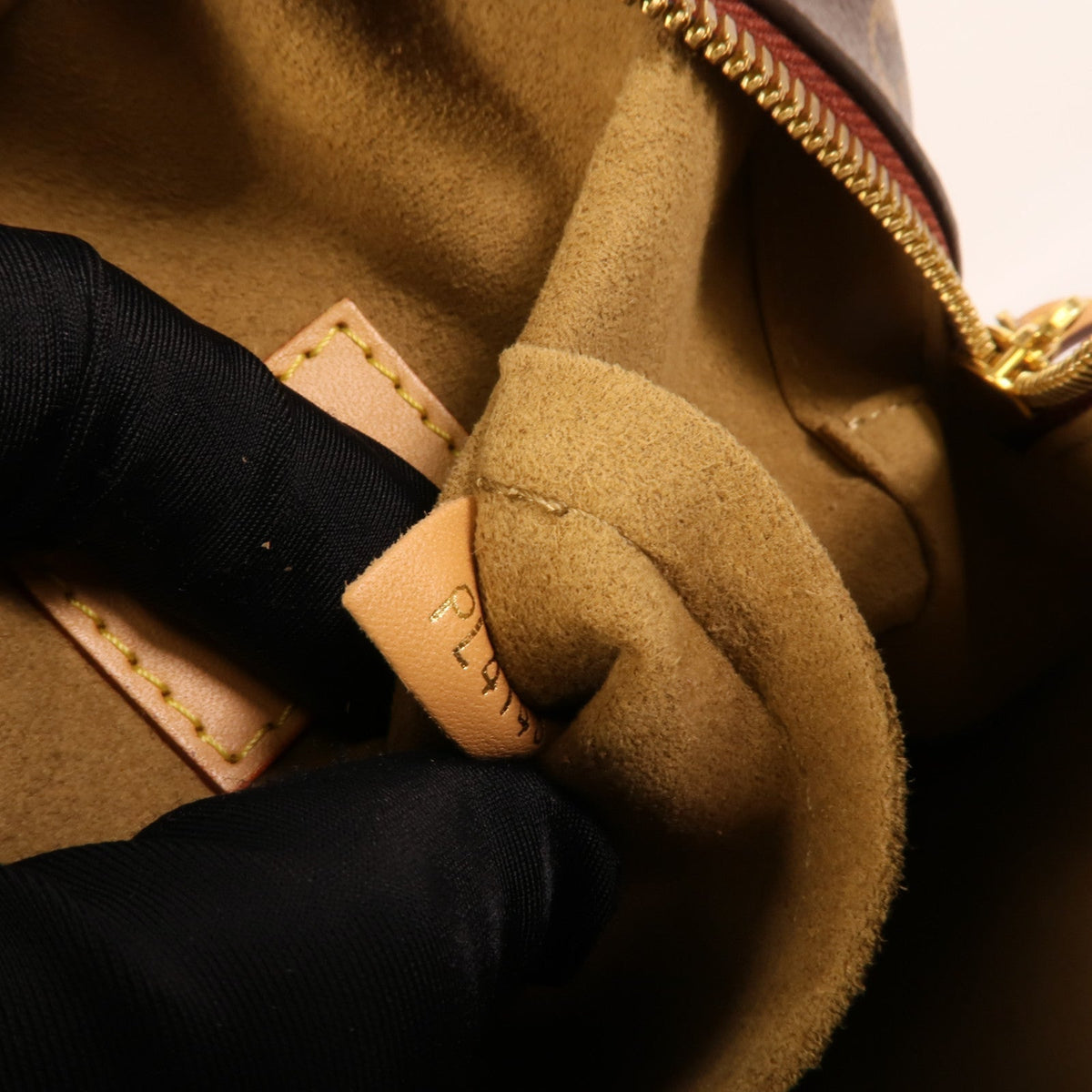 Louis Vuitton Boîte Chapeau Souple · Monogram