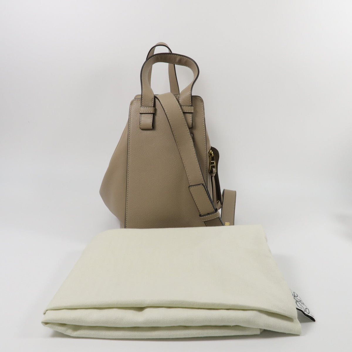 Loewe Hammock Medium · Calfskin