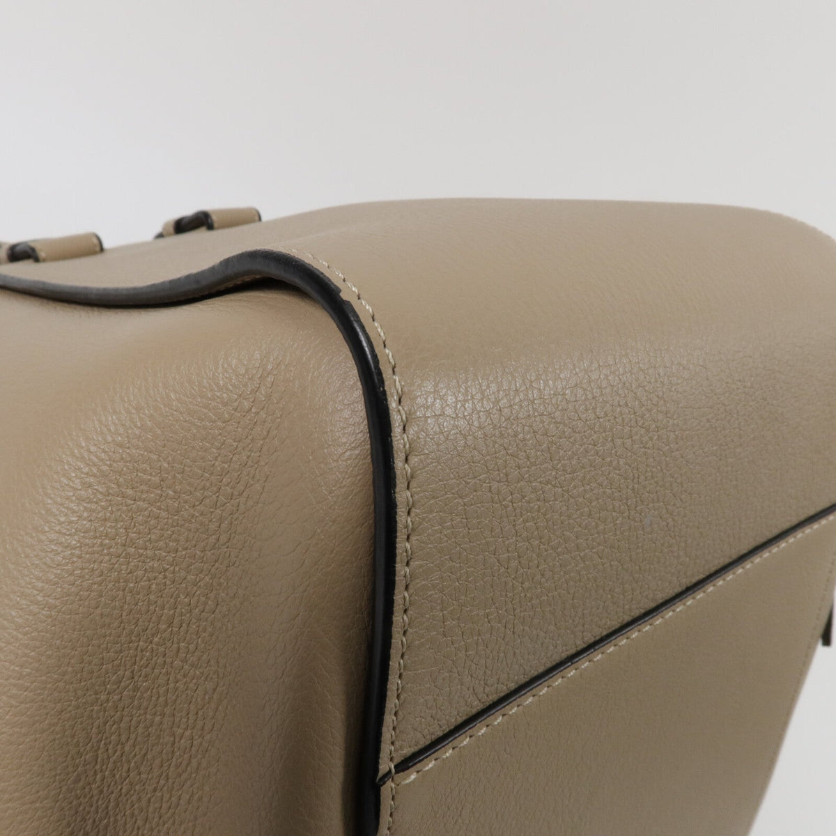 Loewe Hammock Medium · Calfskin