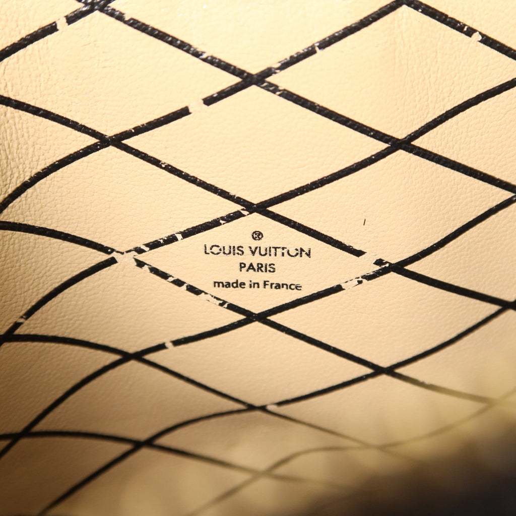 Louis Vuitton Trunk Clutch · Monogram Reverse