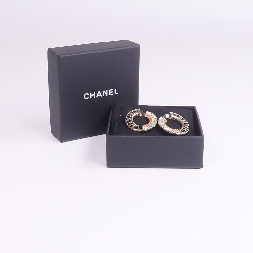 Chanel CC Earrings · Metal