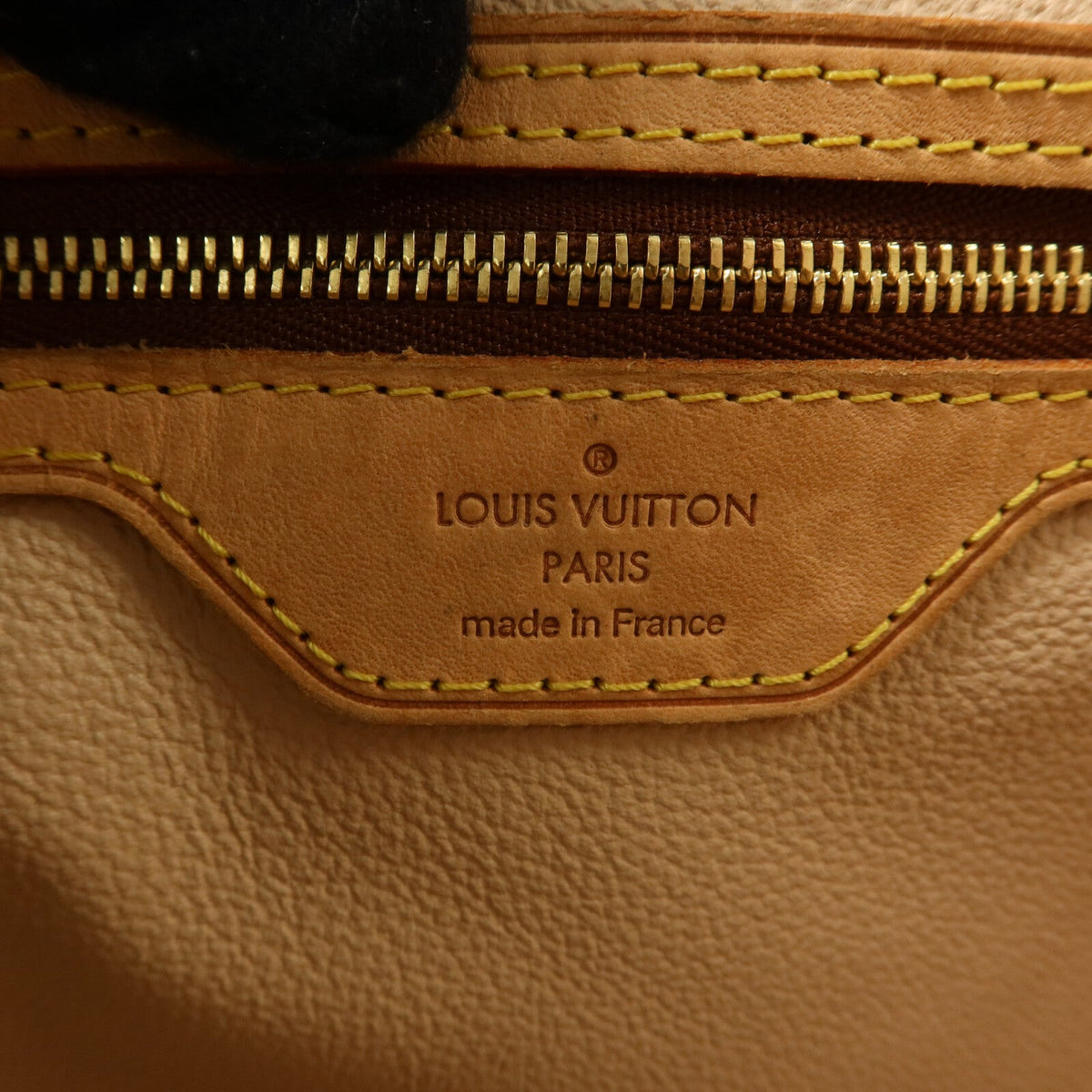 Louis Vuitton Bucket GM · Monogram
