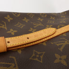 Louis Vuitton Bucket GM · Monogram