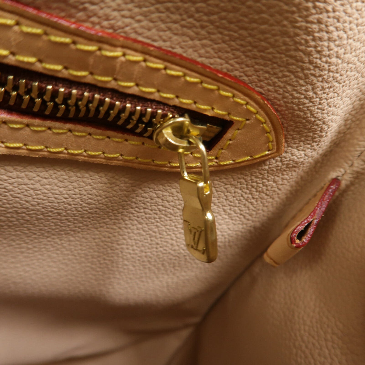 Louis Vuitton Bucket PM · Monogram