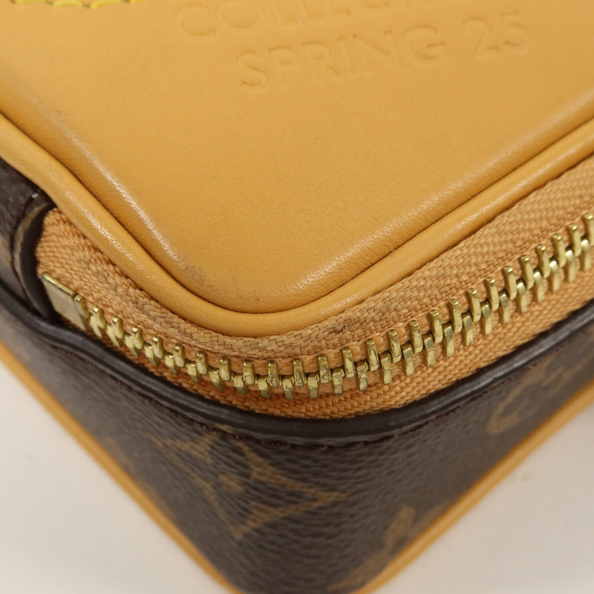Louis Vuitton Baladeur · Monogram