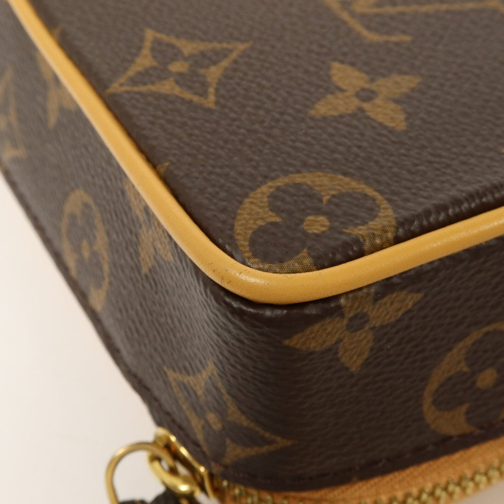 Louis Vuitton Baladeur · Monogram