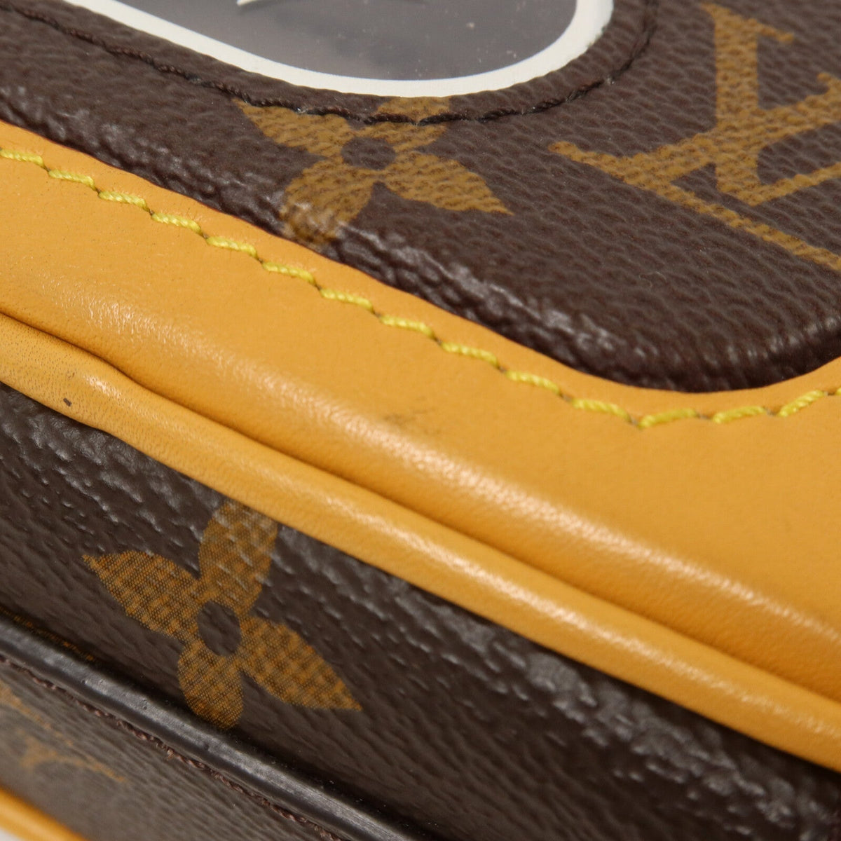 Louis Vuitton Baladeur · Monogram