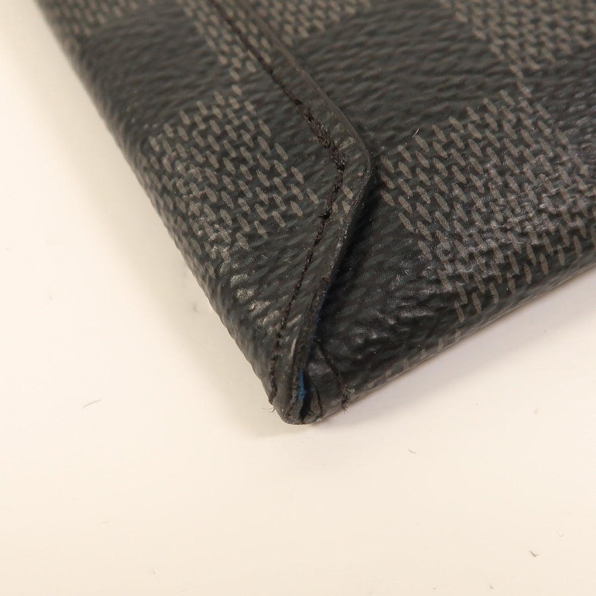 Louis Vuitton Alpha · Damier Graphite