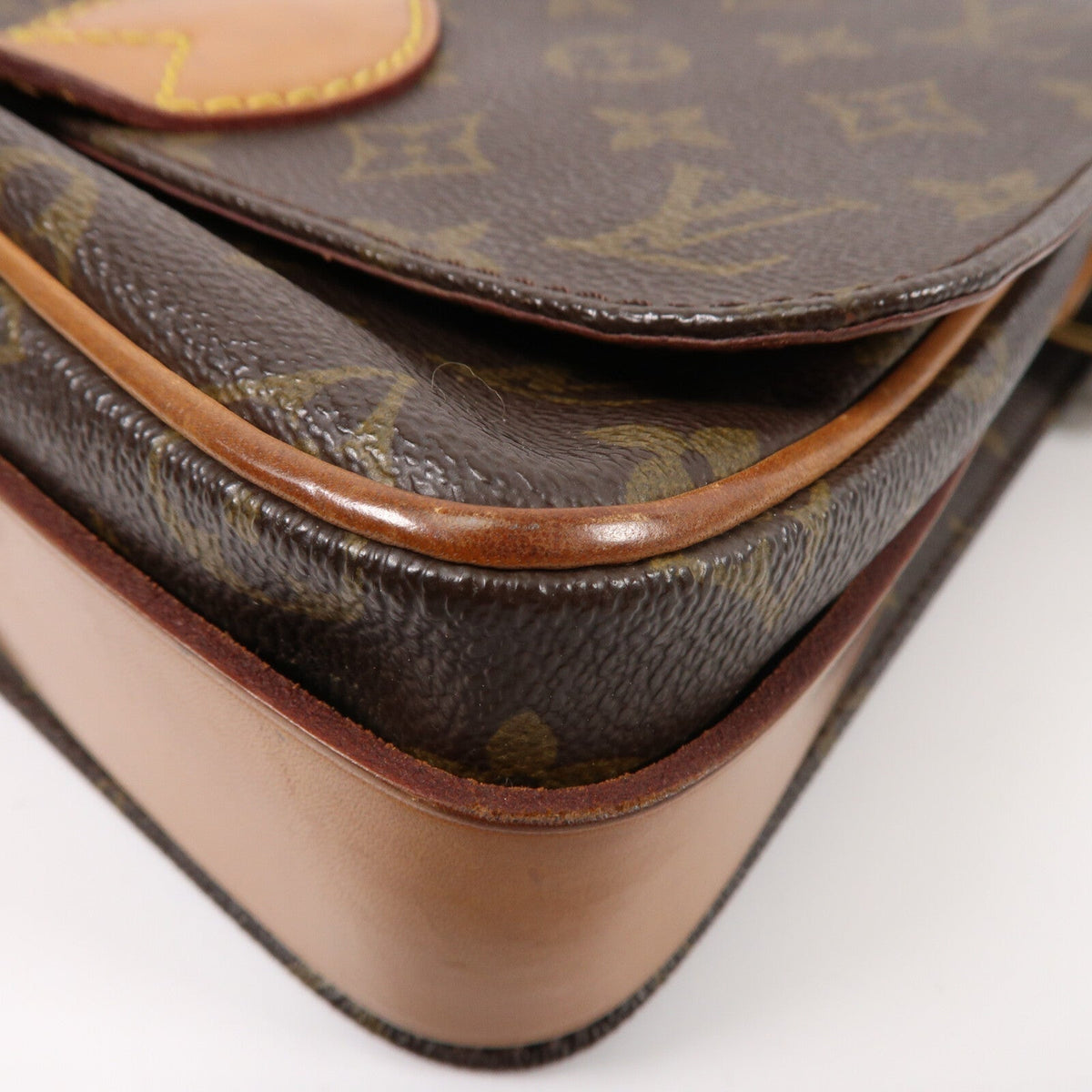 Louis Vuitton Cartouchiere · Monogram