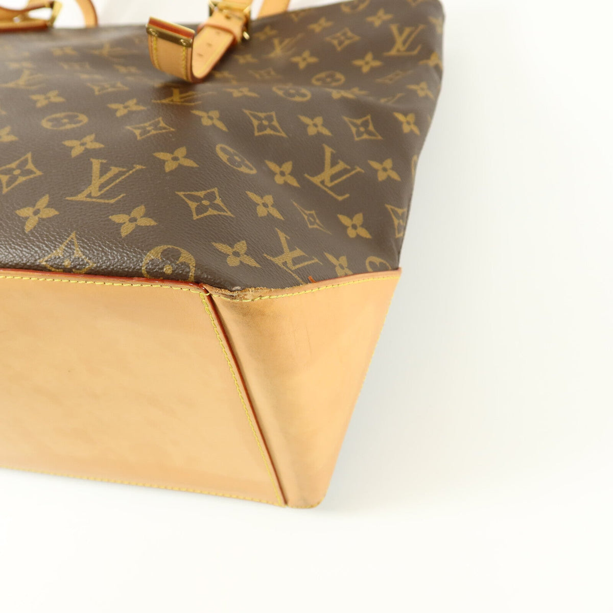 Louis Vuitton Mezzo · Monogram