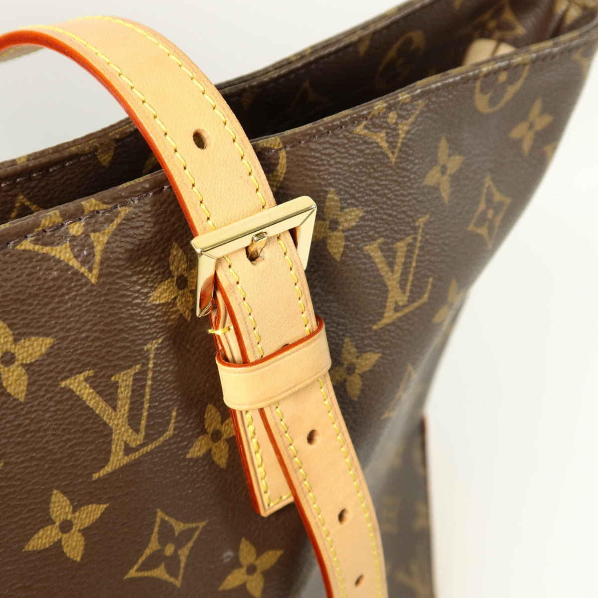 Louis Vuitton Mezzo · Monogram
