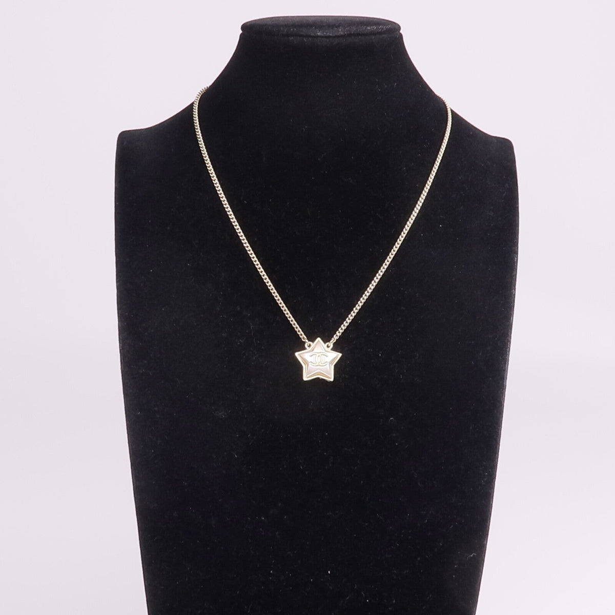 Chanel CC Necklace · Metal