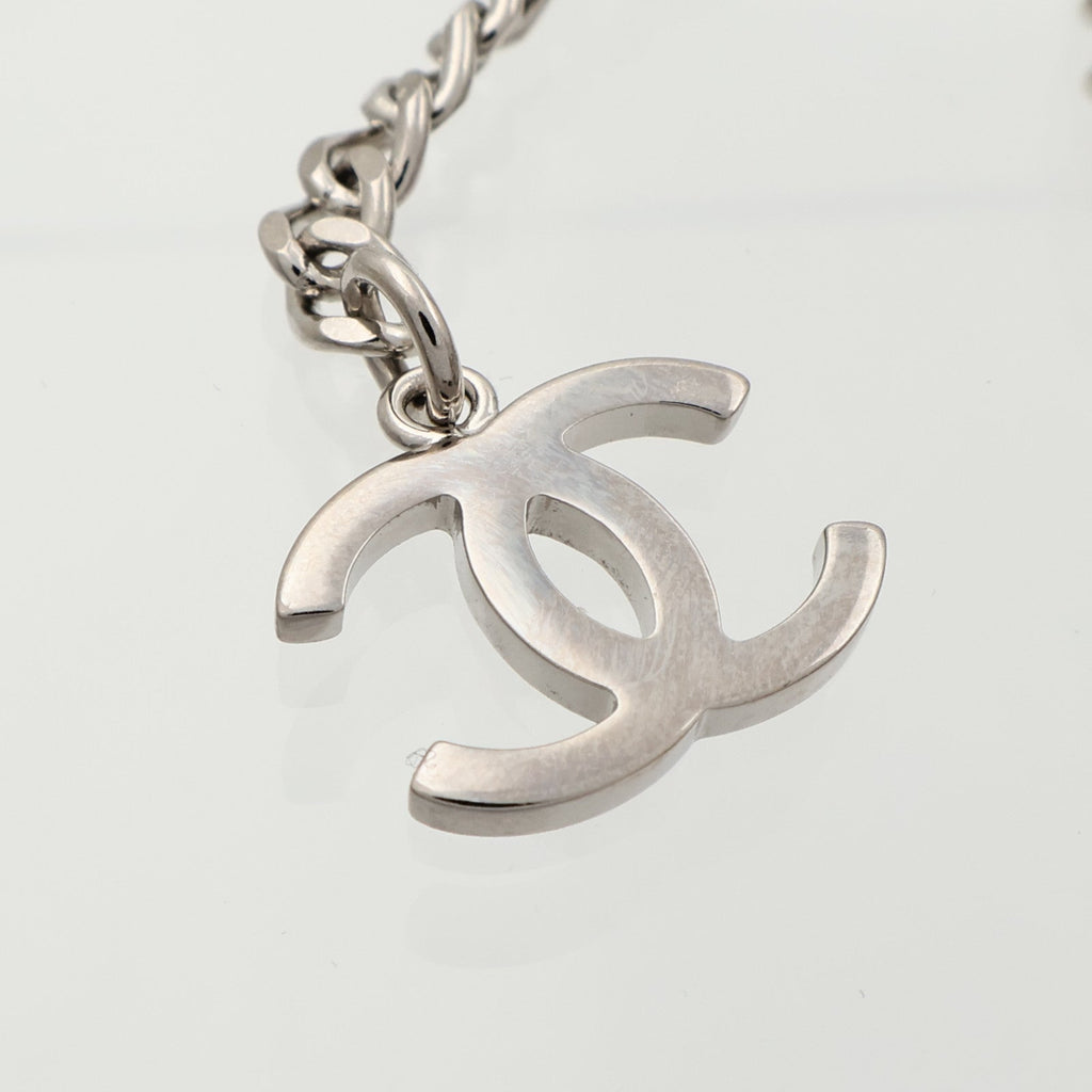 CHANEL CC Necklace · Lambskin · Metal