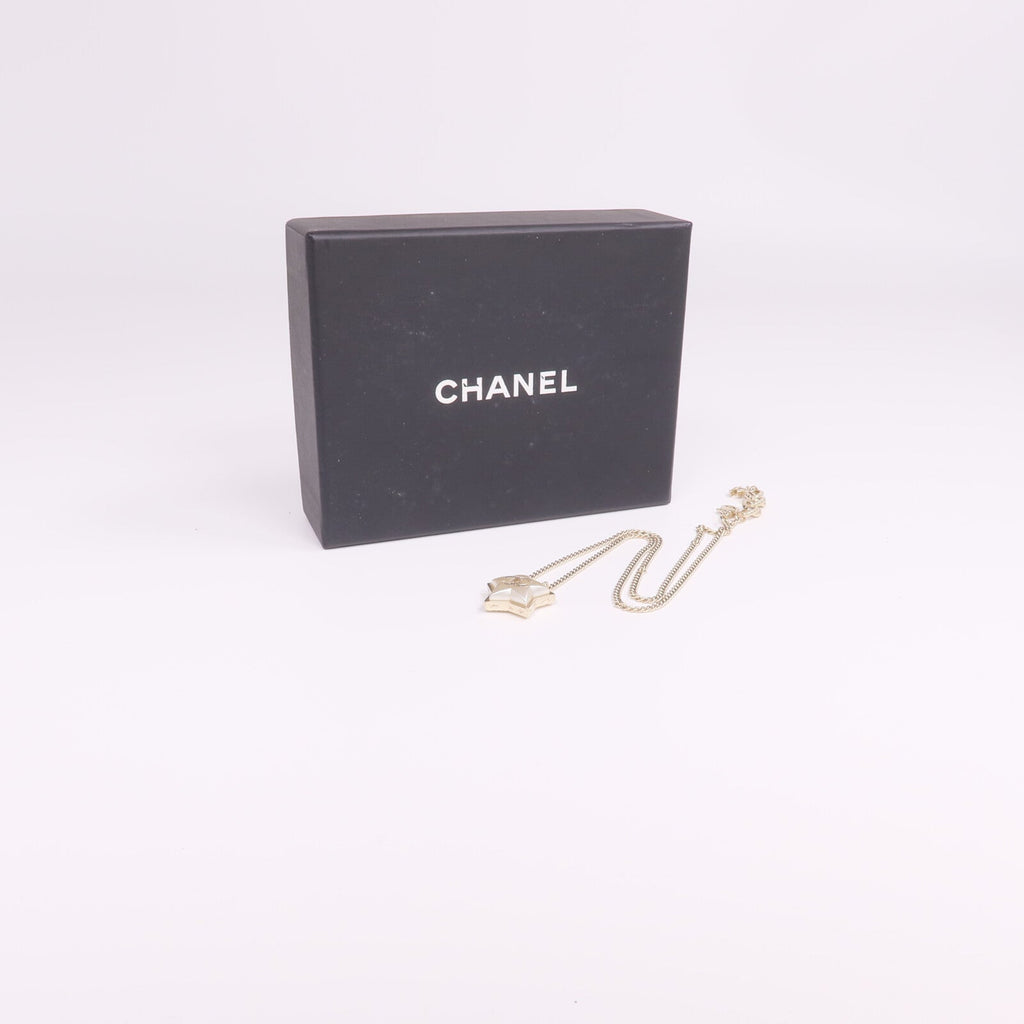 Chanel CC Necklace · Metal