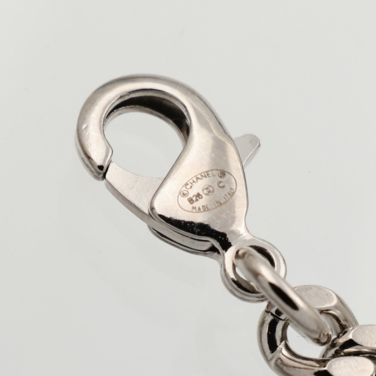 CHANEL CC Necklace · Lambskin · Metal