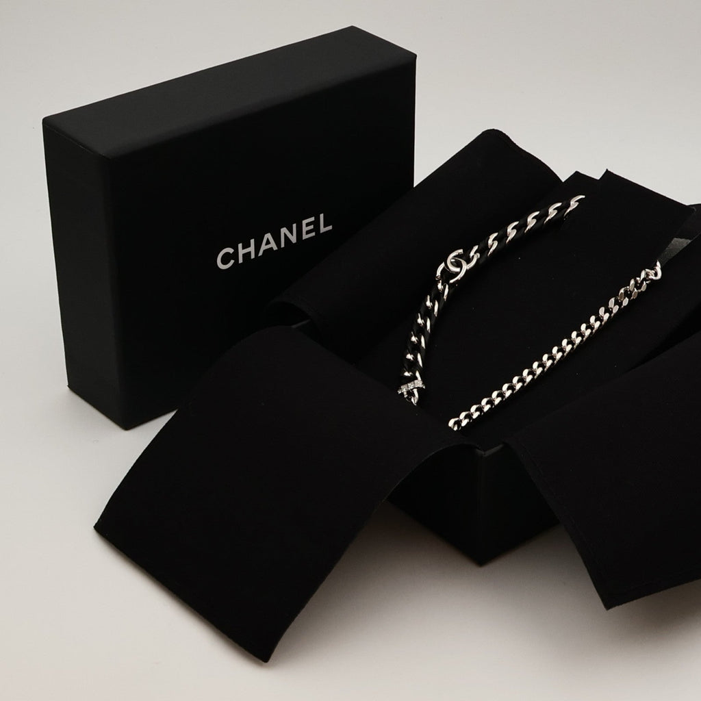 CHANEL CC Necklace · Lambskin · Metal