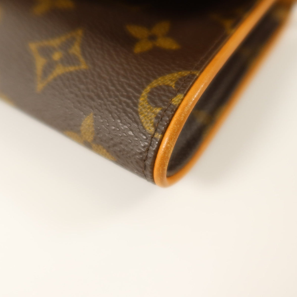 Louis Vuitton Pochette Twin GM · Monogram